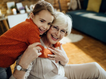 You are the best grandma in the world! Große Mehrheit der Arbeitnehmer wünscht sich betriebliche Pflegevorsorge you are best grandma world scaled Versicherungspapa